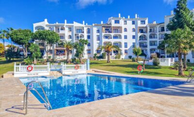 Modern 2 bed apartment close to beach Riviera