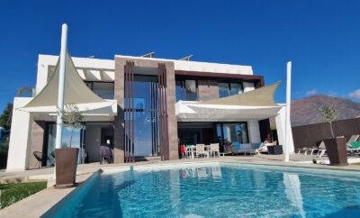 Luxury 4 Bedroom Villa in Valle Romano, Estepona with private infinity pool and magnificent views